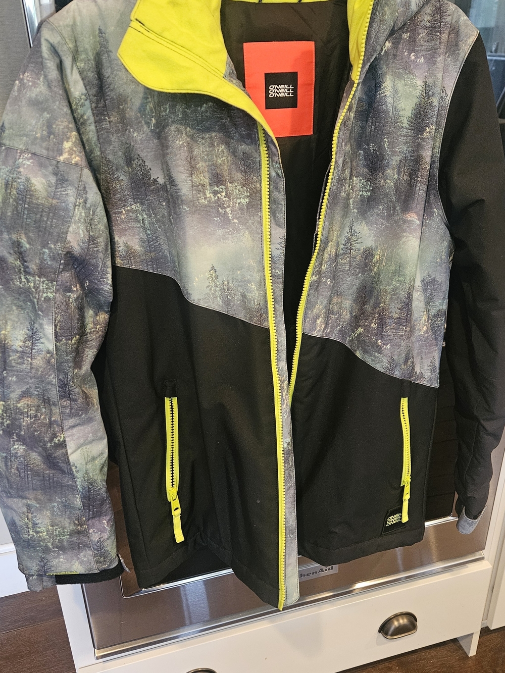 O'Neill Black Forest-Print Snow Jacket with Neon Yellow Accents